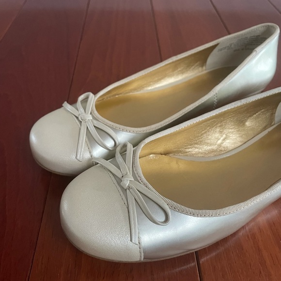 NWOT Champagne Gold Ballet Flats - Picture 2 of 6